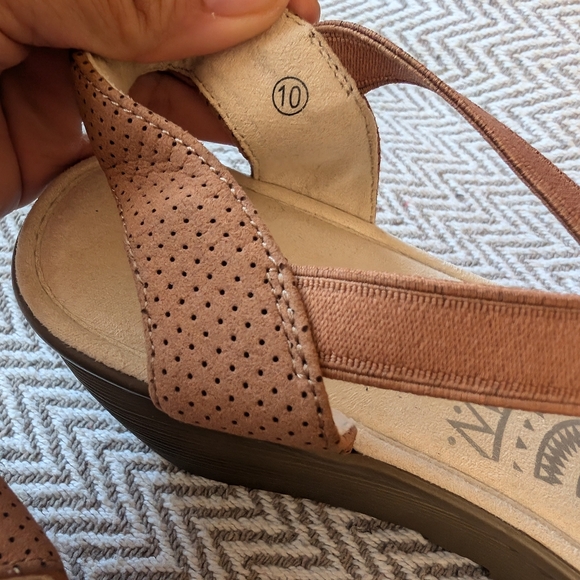 Stylish Women's Tan Wedge Sandals Piazza Solid Heels New With Out Tags - Picture 10 of 10